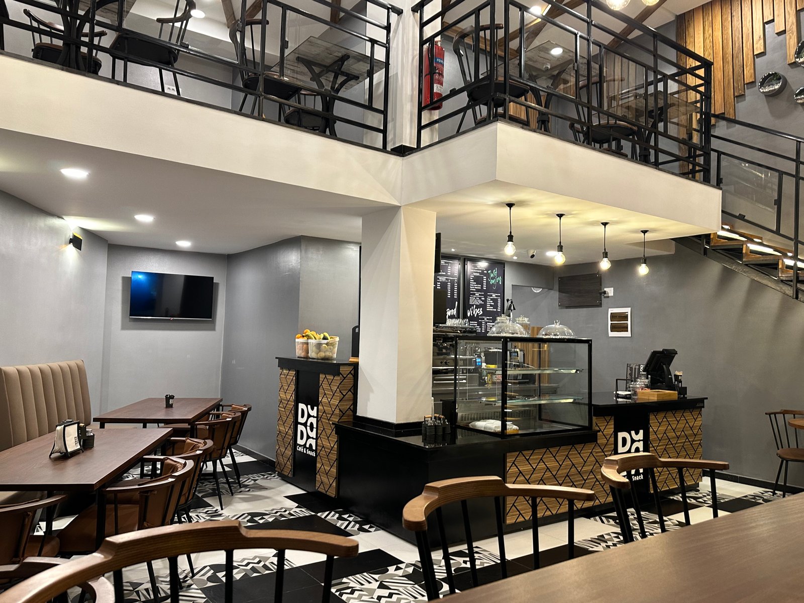 Intérieur DADA Café